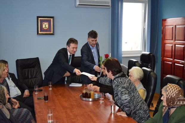 ДАН ЖЕНА У УГЉЕВИКУ: Пажња мајкама хероја